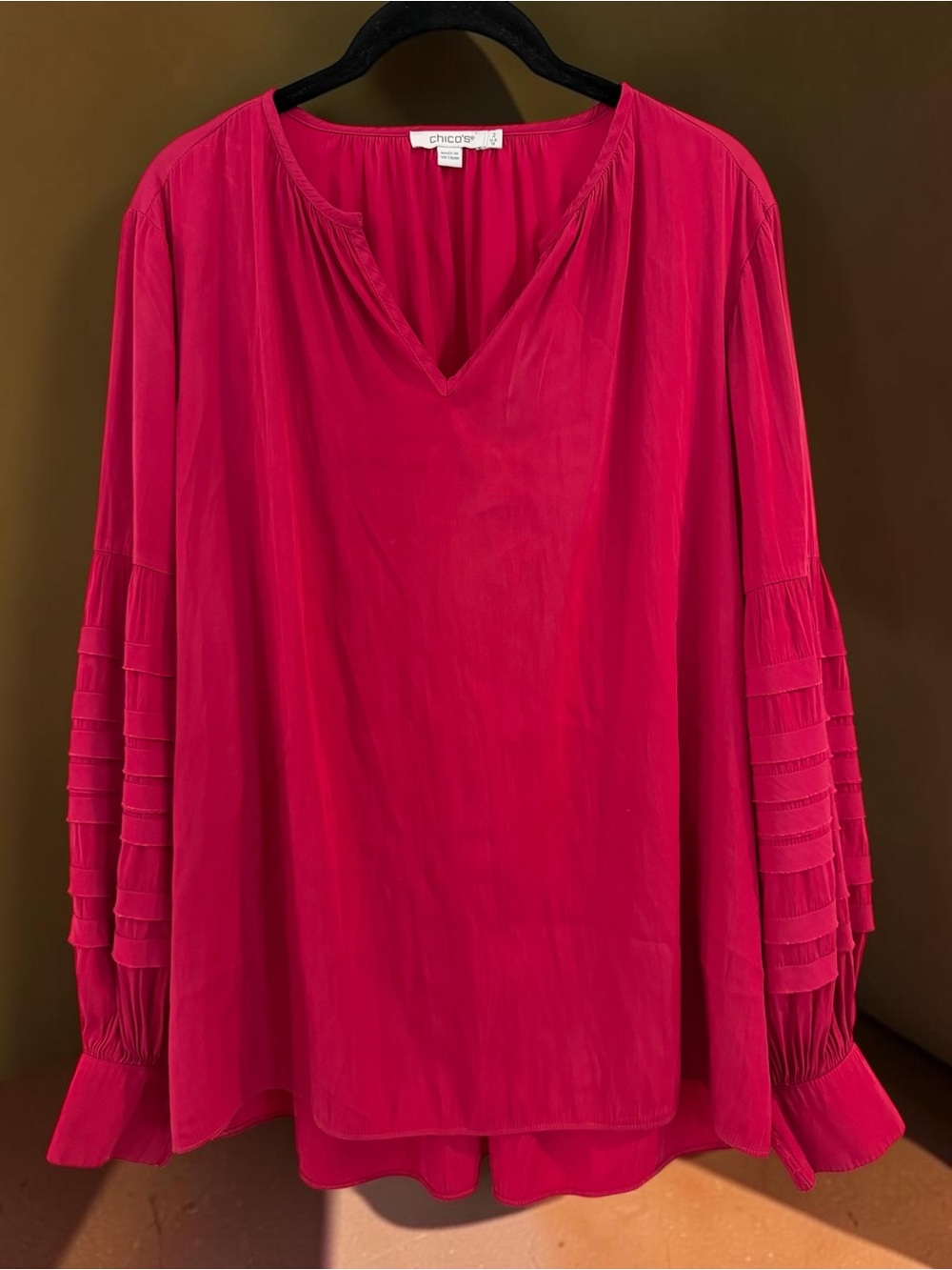 Chico's Magenta Pink V-Neck Tunic Top Size 12 Bishop Sleeve Pintuck Detail